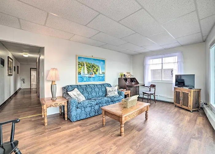 Walkable St Ignace Condo W/ Lake Huron Views