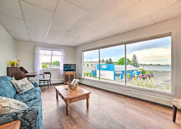 Walkable St Ignace Condo W/ Lake Huron Views