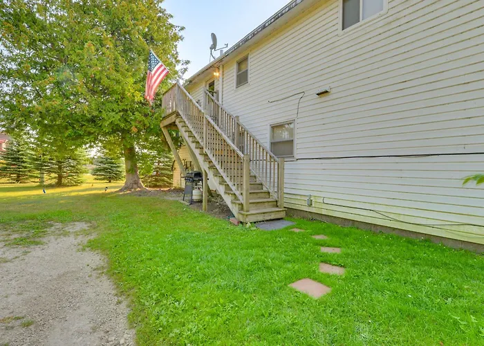 Cozy Apt < 1 Mi Near Lake Huron & Mackinac Island!