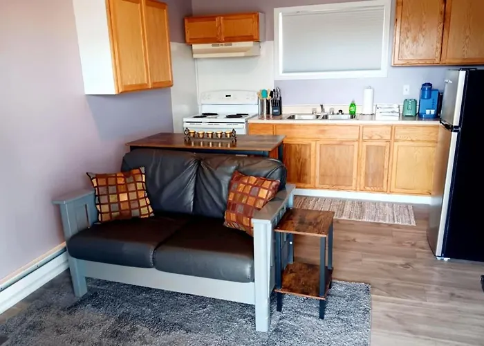 3-Min Walk Ferry, Free Wi-Fi,Free Spacious Parking